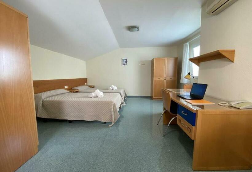 高级家庭房间, Residencia Mediterraneo