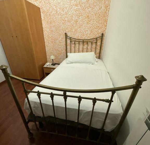 Pokój Standard Jednoosobowy, Torre Saetta