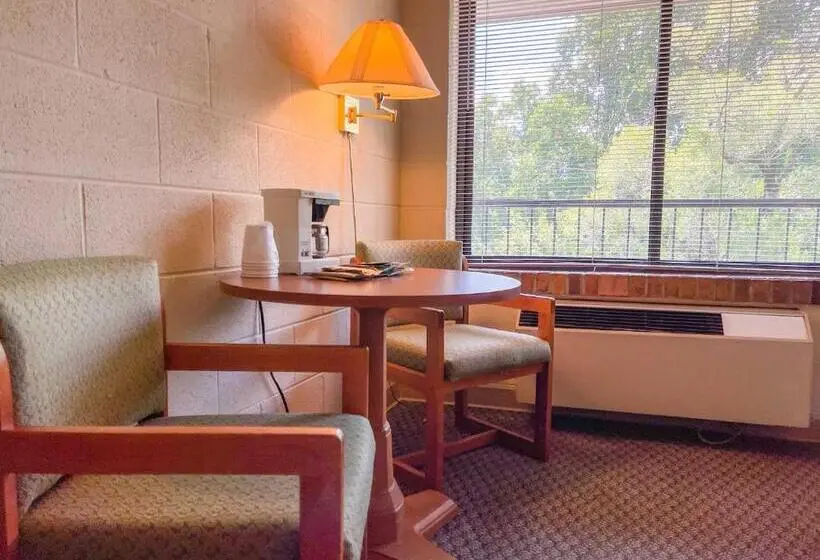 Economy-huone, Hillside Lodge