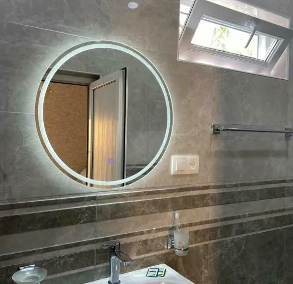 Classic Kolmen Hengen Huone, Yeghevni Guest House In Odzun
