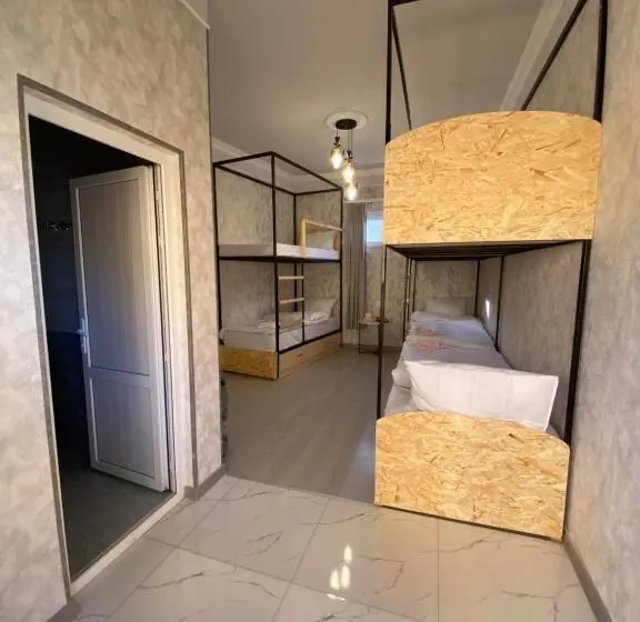 Perhehuone, Yeghevni Guest House In Odzun