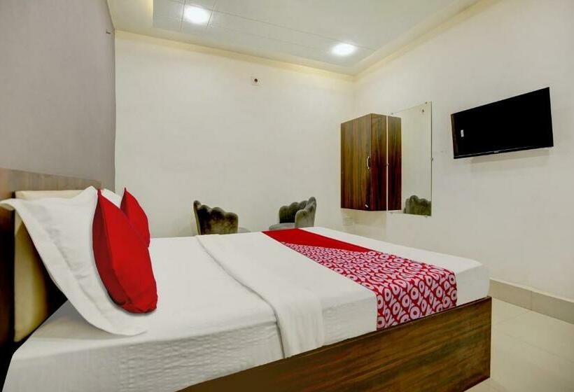 트리플 클래식 룸, Oyo Flagship Inder Guest House