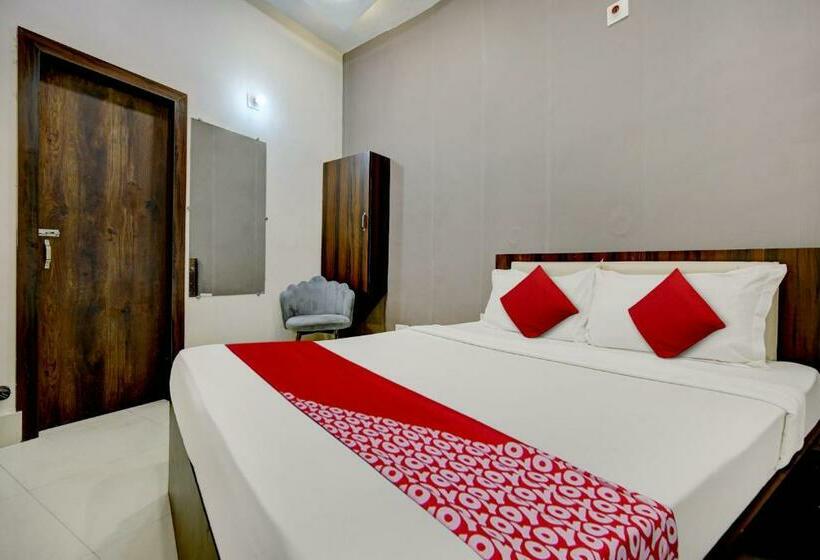 트리플 클래식 룸, Oyo Flagship Inder Guest House