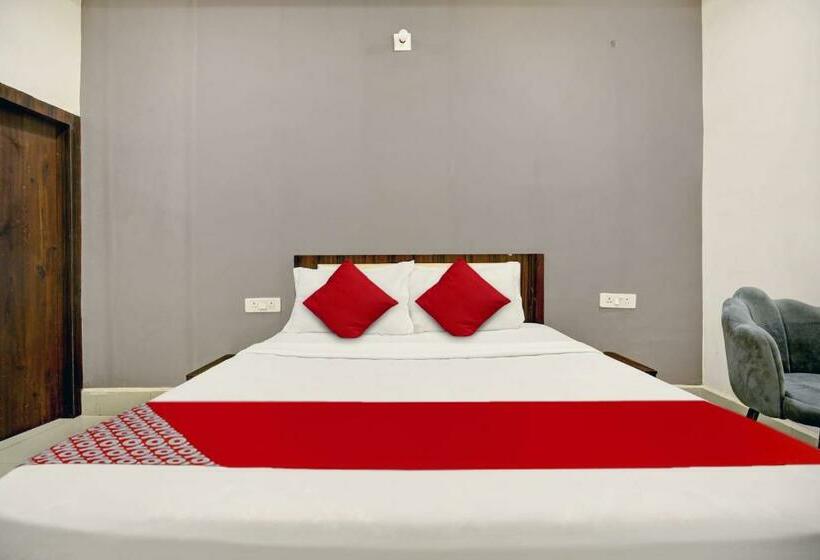 트리플 클래식 룸, Oyo Flagship Inder Guest House