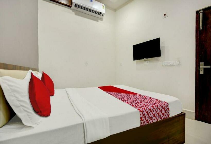 트리플 클래식 룸, Oyo Flagship Inder Guest House