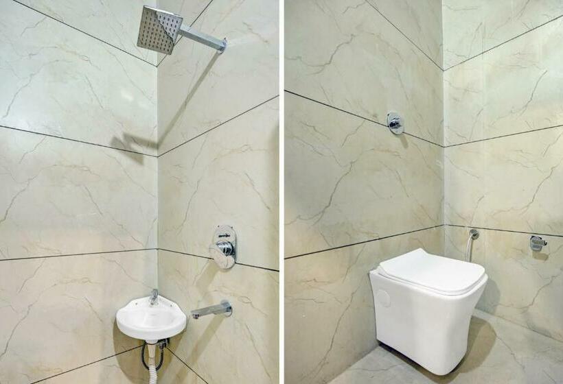 트리플 클래식 룸, Oyo Flagship Inder Guest House