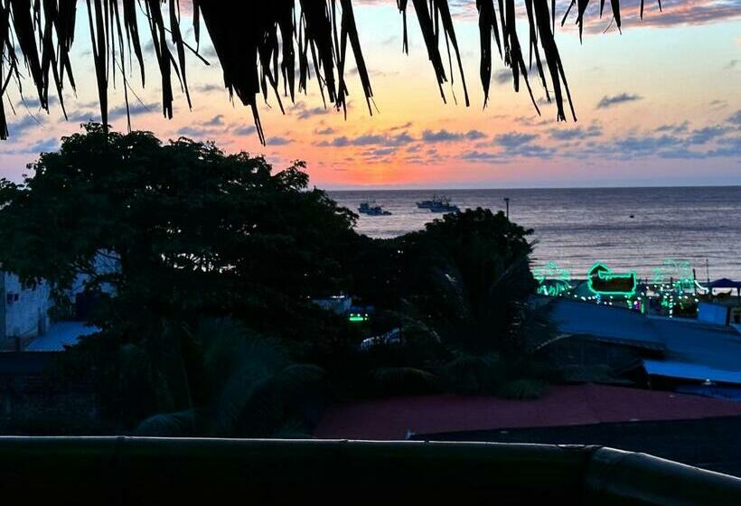 패밀리 룸, Manteña Boutique