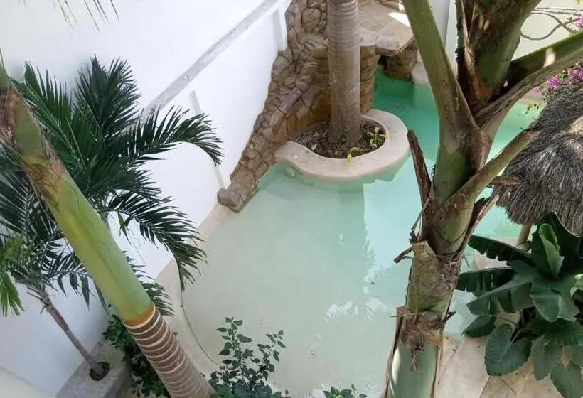 اتاق استاندارد چهارنفره با بالکن, Manteña Boutique