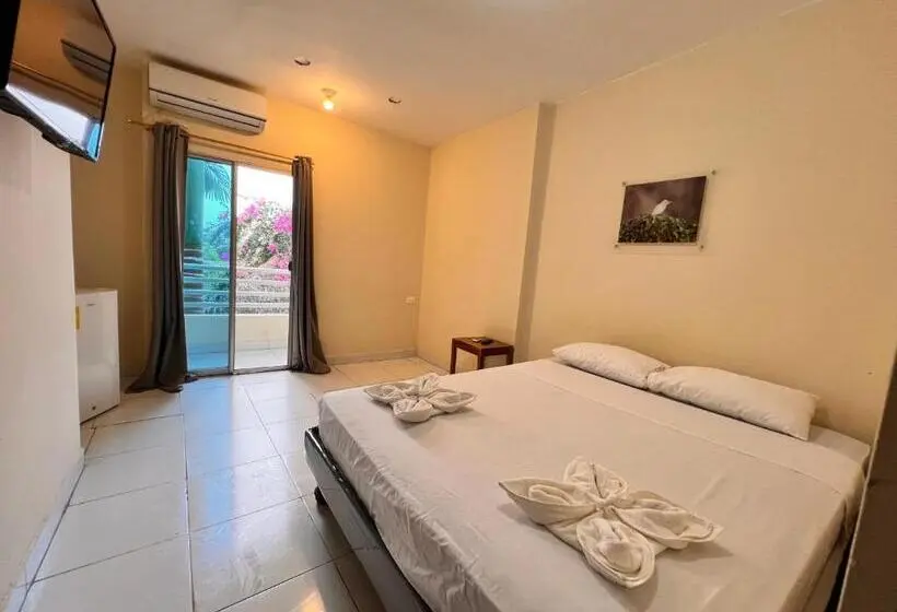 اتاق لوکس با بالکن, Manteña Boutique