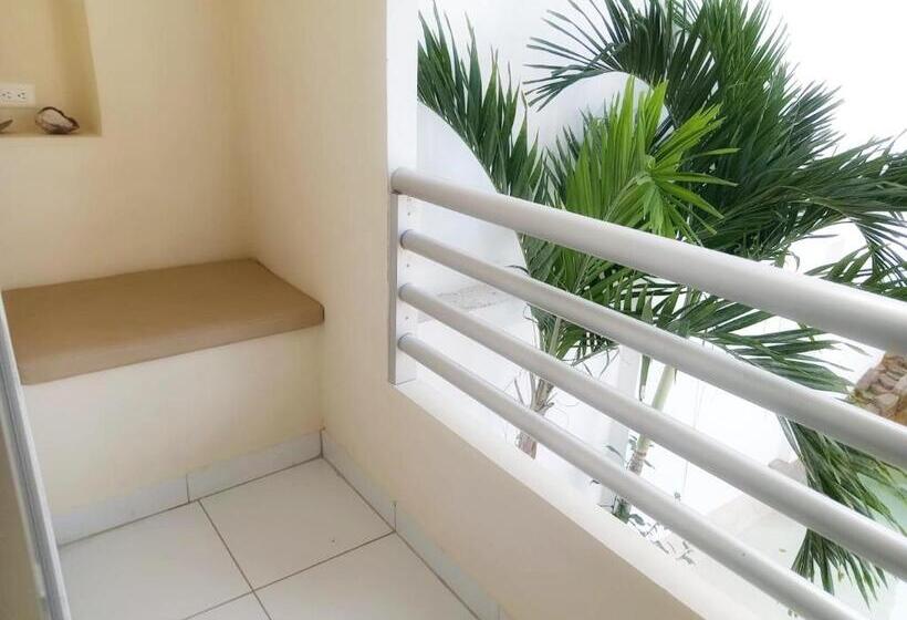 스탠다드 트리플 룸 풀장 전망, Manteña Boutique