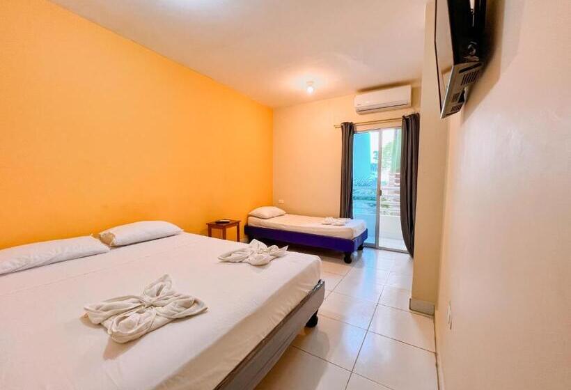 스탠다드 트리플 룸 풀장 전망, Manteña Boutique