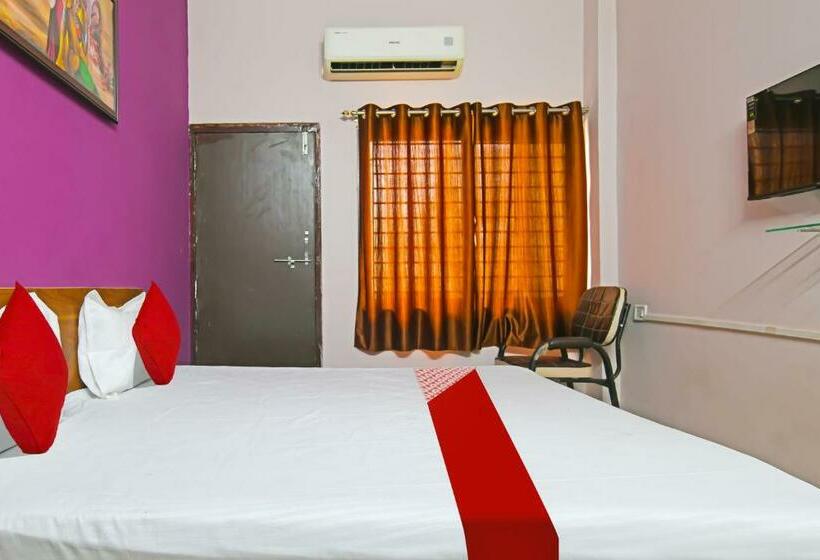 Triple Classic Room, Oyo Flagship Hotel Gento