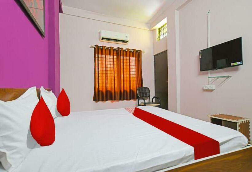 Triple Classic Room, Oyo Flagship Hotel Gento