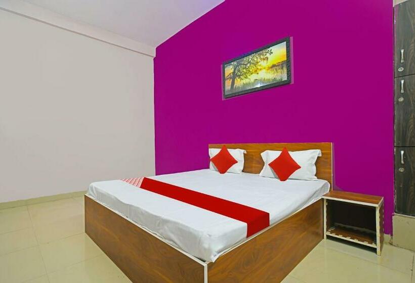 Triple Classic Room, Oyo Flagship Hotel Gento