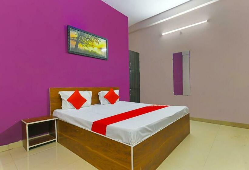 Triple Classic Room, Oyo Flagship Hotel Gento