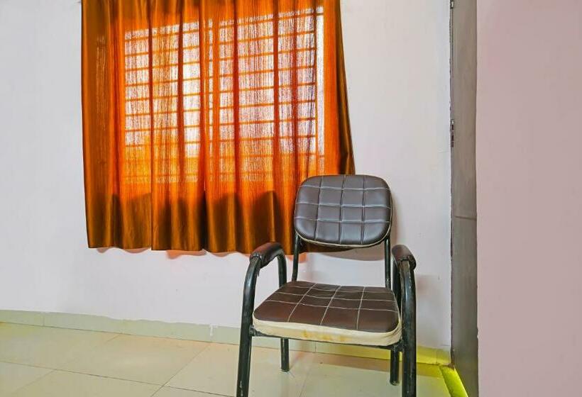 Triple Classic Room, Oyo Flagship Hotel Gento