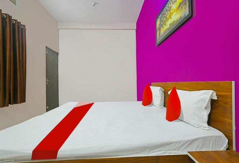 Triple Classic Room, Oyo Flagship Hotel Gento