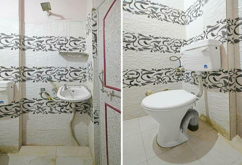 Triple Classic Room, Oyo Flagship Hotel Gento