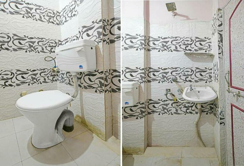 Triple Classic Room, Oyo Flagship Hotel Gento