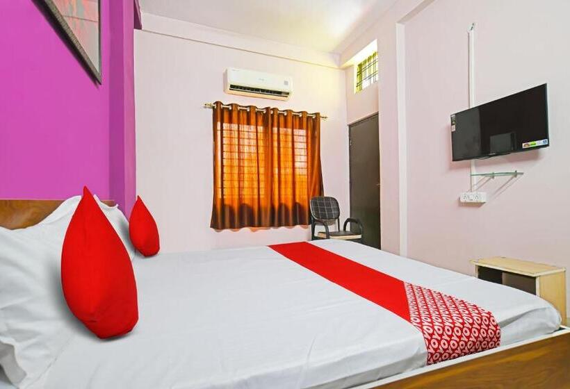 Triple Classic Room, Oyo Flagship Hotel Gento