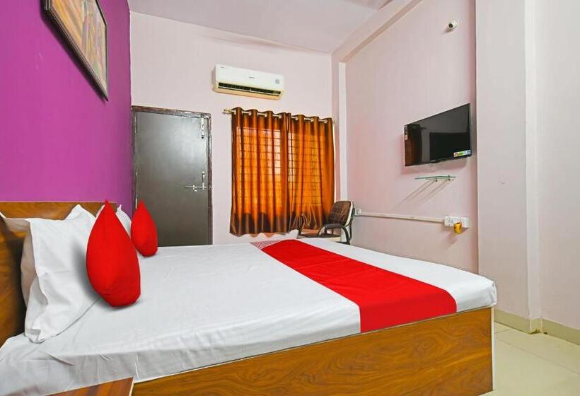 Triple Classic Room, Oyo Flagship Hotel Gento