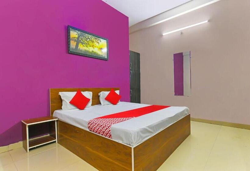 Triple Classic Room, Oyo Flagship Hotel Gento