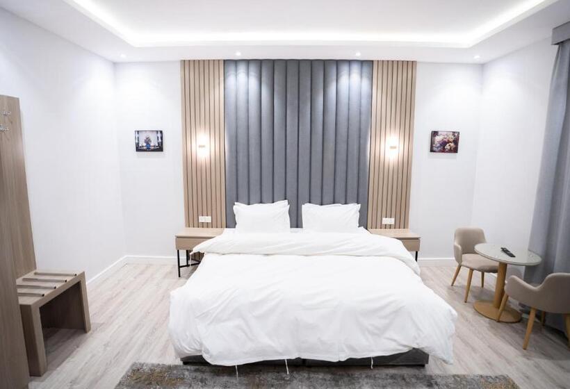 جناح جونيور, البرج الازرق شقق فندقية Alburj Alazraq