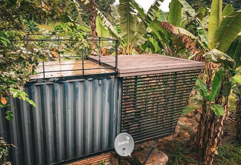 バルコニー付きデラックスルーム, Peacock Village Pinnawala