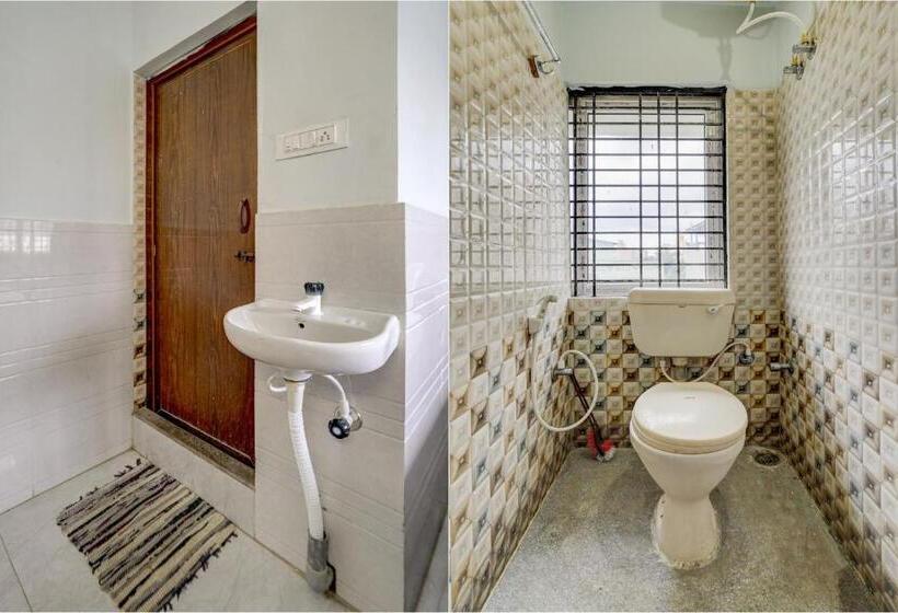 غرفة كلاسيكية ثلاثية, Oyo Flagship Sri Sai Lodge