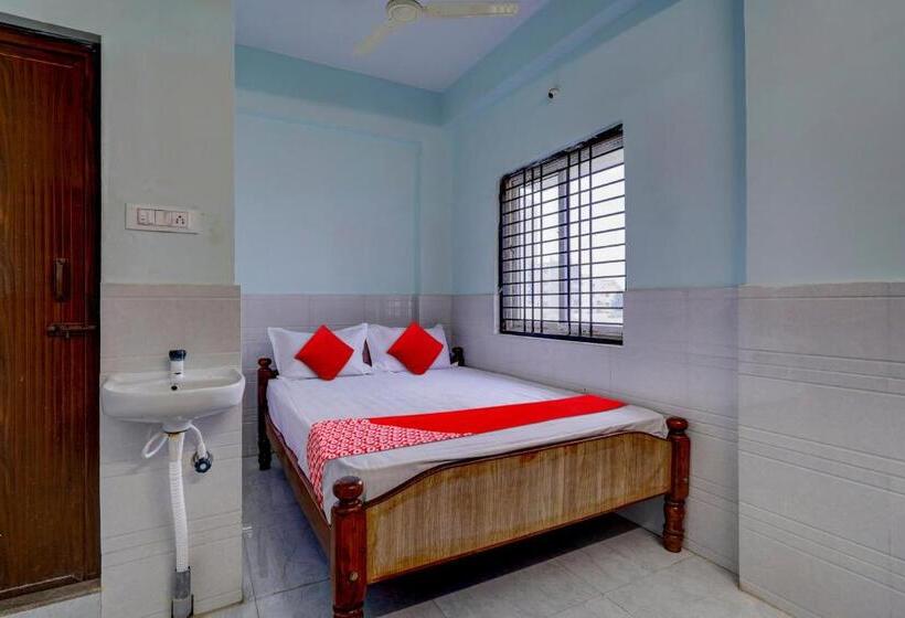 غرفة كلاسيكية ثلاثية, Oyo Flagship Sri Sai Lodge