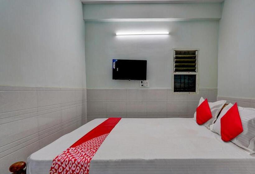 غرفة كلاسيكية ثلاثية, Oyo Flagship Sri Sai Lodge