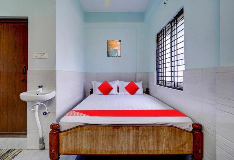 غرفة كلاسيكية ثلاثية, Oyo Flagship Sri Sai Lodge