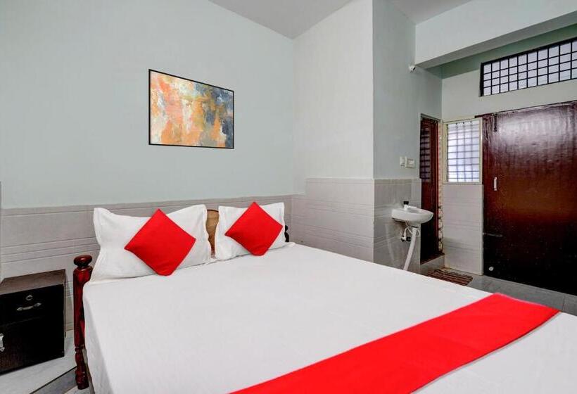 غرفة كلاسيكية ثلاثية, Oyo Flagship Sri Sai Lodge