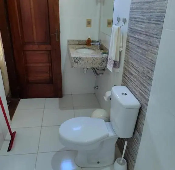 اتاق استاندارد سه نفره, Tower Suites