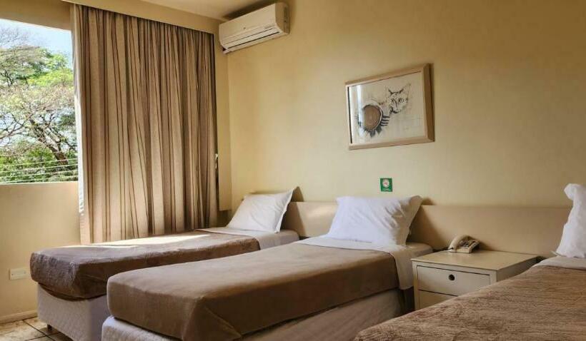 标准三人间, Do Lago