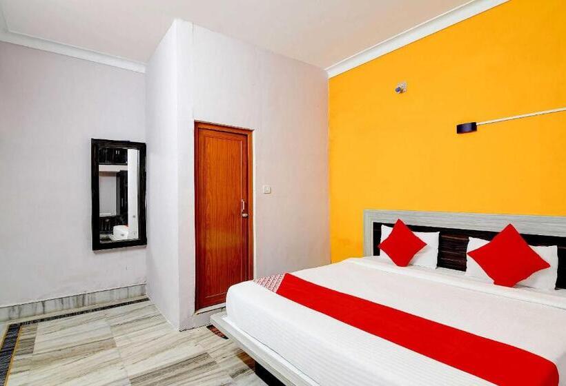 غرفة كلاسيكية ثلاثية, O Pramod Residency