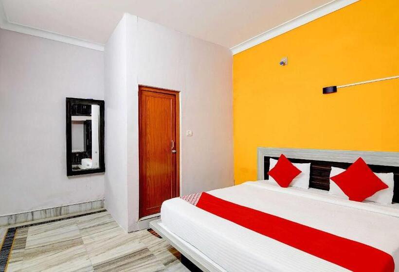 اتاق کلاسیک سه تخته, O Pramod Residency