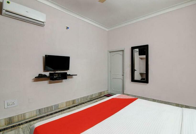 غرفة كلاسيكية ثلاثية, O Pramod Residency