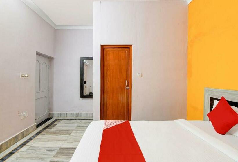 غرفة كلاسيكية ثلاثية, O Pramod Residency