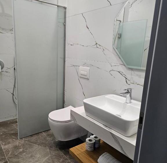 חדר סטנדרט לשלושה עם מרפסת, Kaan