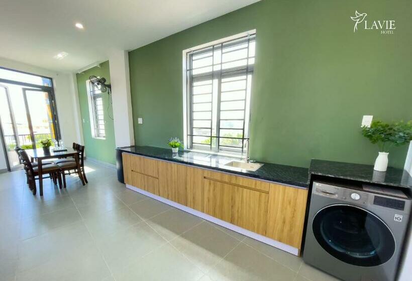 اتاق لوکس خانوادگی, Khách Sạn Lavie Hotel Quảng Ngãi