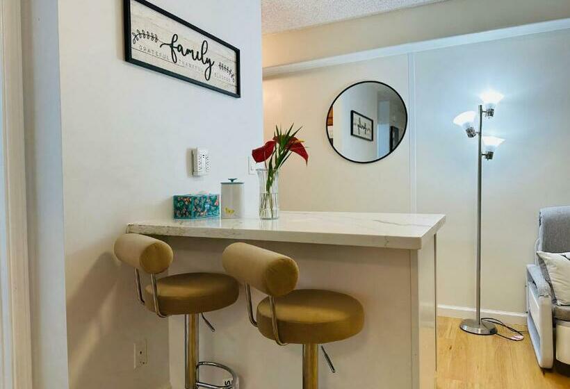 آپارتمان 1 خوابه با چشم‌انداز, Waikiki Banyan Pool Free Parking Free Wi Fi One Br