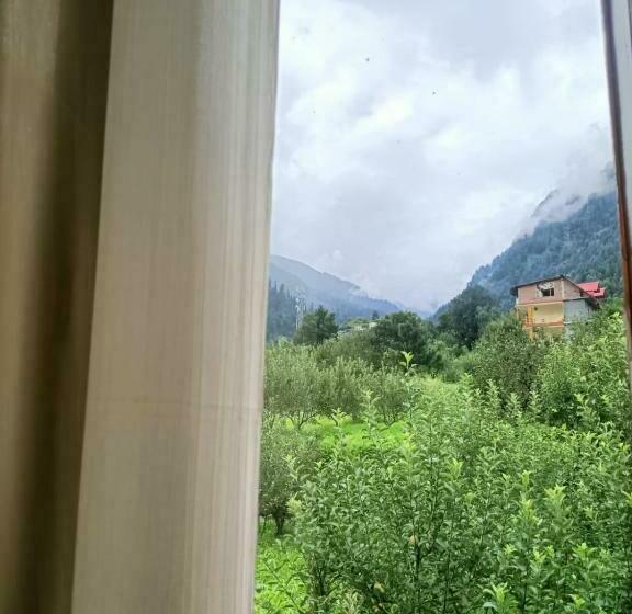 バルコニー付きスタンダードルーム, Farm Hostel & Camps