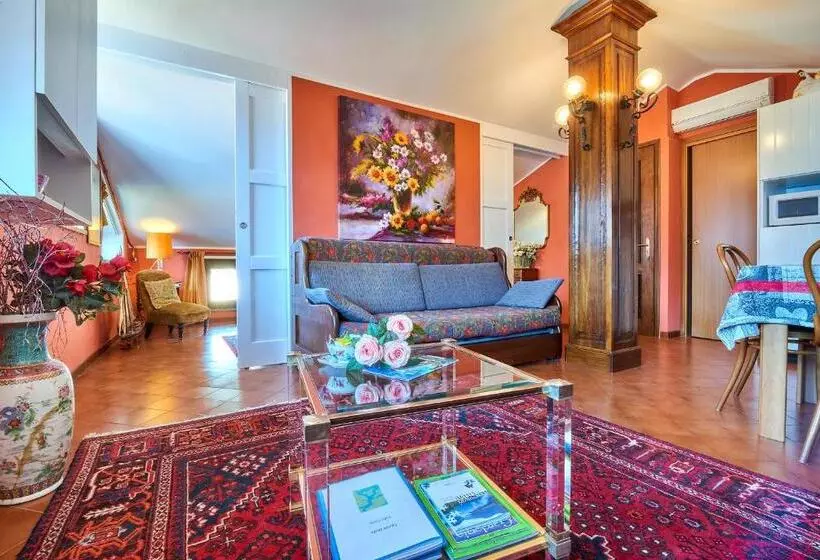 سوییت جونیور, B&b   Foresteria   Frontelago Lake Como