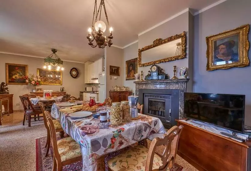اتاق استاندارد, B&b   Foresteria   Frontelago Lake Como