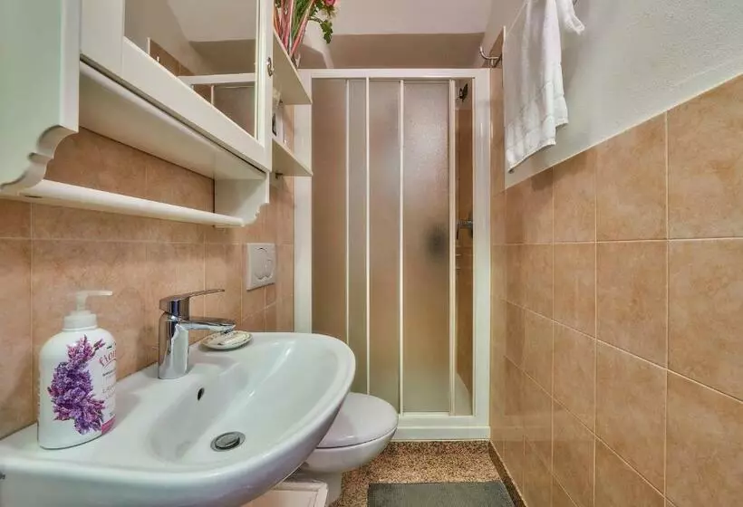 اتاق استاندارد, B&b   Foresteria   Frontelago Lake Como