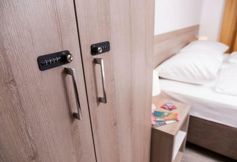 标准间, Hostel Sol