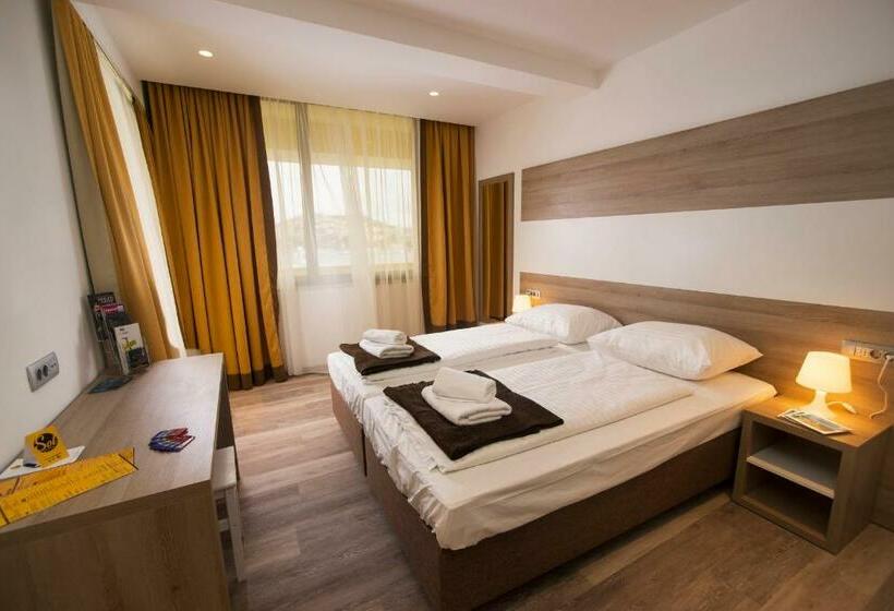 家庭套房, Hostel Sol