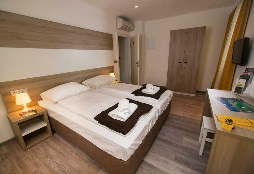 家庭套房, Hostel Sol