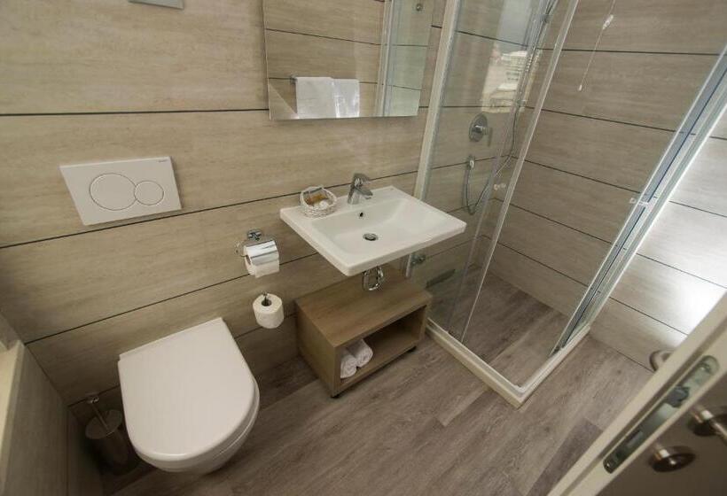 带阳台标准四人间, Hostel Sol